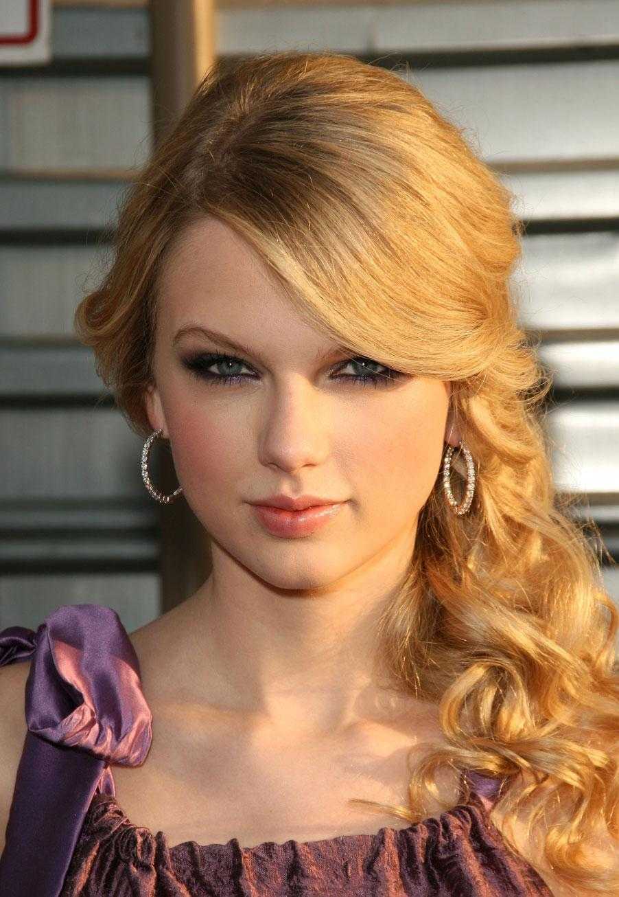  Taylor Swift Prom peinado 
