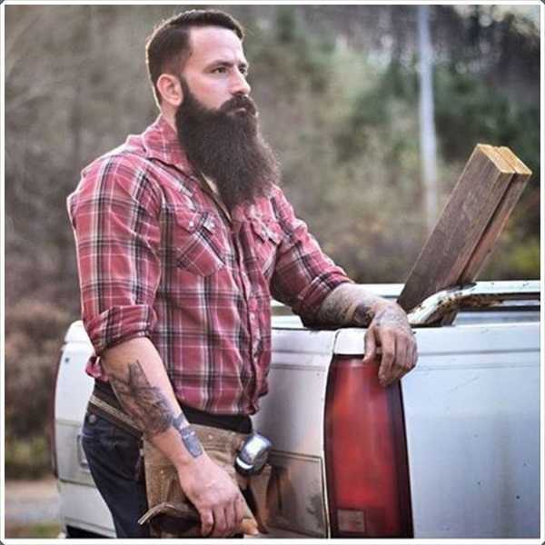  La larga barba proyecta un look urbano 