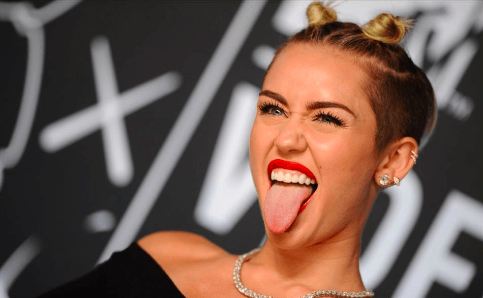 Miley- cyrus-Bun-peinado 