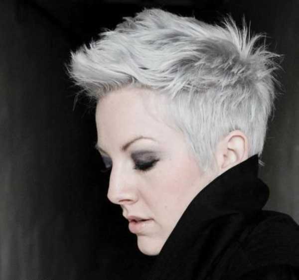 estilos de cabello gris inspirador para las mujeres que tratan de 20.160.371