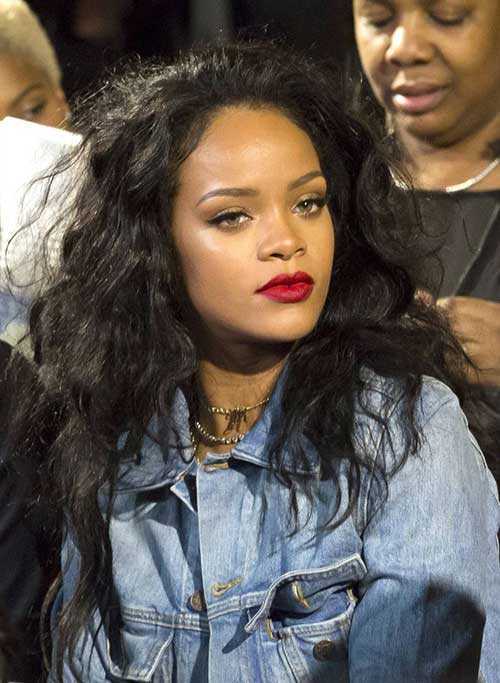 Rihanna de pelo largo rizado-16
