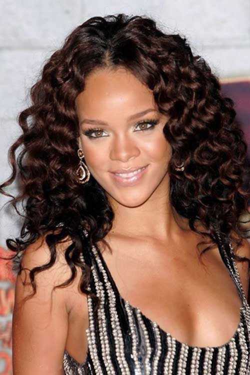 Rihanna de pelo largo rizado-11
