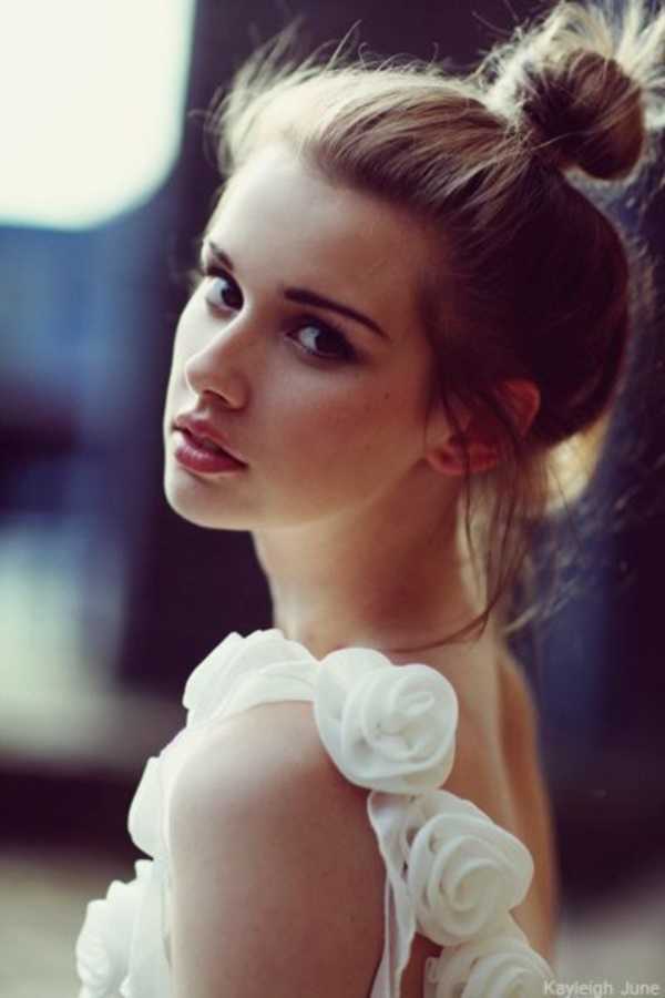 Evergreen-Top-Knot-Hairstyles0041